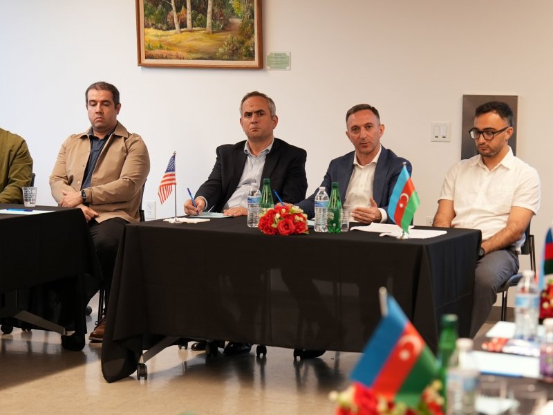 Silikon Vadisindəki azərbaycanlı informasiya texnologiyaları mütəxəssisləri ilə görüş Silikon Vadisindəki azərbaycanlı informasiya texnologiyaları mütəxəssisləri ilə görüş