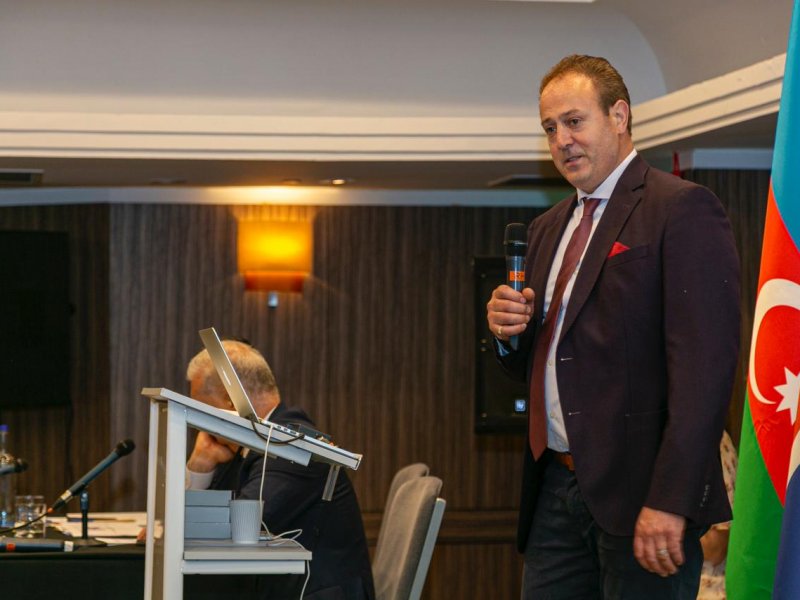 Böyük Britaniyada Azərbaycan icması ilə səmərəli görüş baş tutub Böyük Britaniyada Azərbaycan icması ilə səmərəli görüş baş tutub