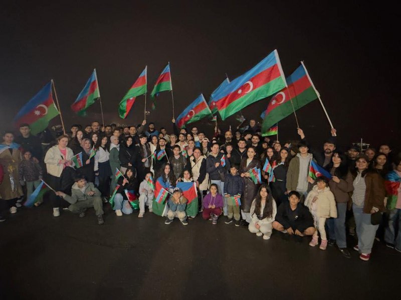 Azərbaycan bayrağının rəngləri Niaqara şəlaləsində Azərbaycan bayrağının rəngləri Niaqara şəlaləsində