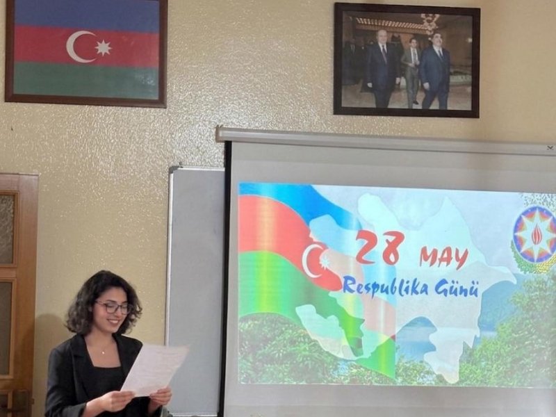 Kavaşrada yeniyetmə və gənclər "Azərbaycan" şeirini söyləyib Kavaşrada yeniyetmə və gənclər "Azərbaycan" şeirini söyləyib