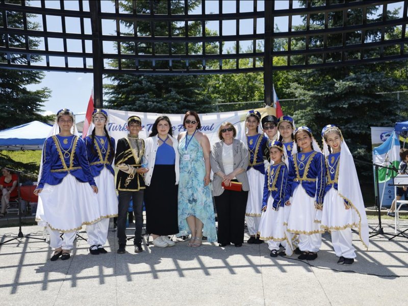 Azərbaycan mədəniyyətinin rəngarəngliyi Kanadada 